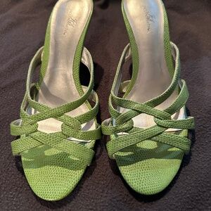 Jaclyn Smith Green Sandals